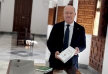 Antequera hace un guiño literario a la autonomía andaluza