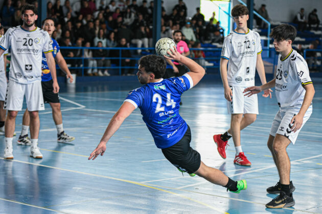 Mario Sillero en ataque