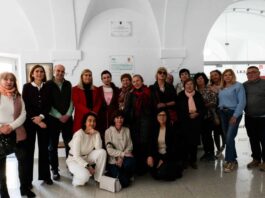 El IES Luis Barahona de Archidona descubre una placa en honor a Leonor Félix de Morales