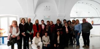 El IES Luis Barahona de Archidona descubre una placa en honor a Leonor Félix de Morales