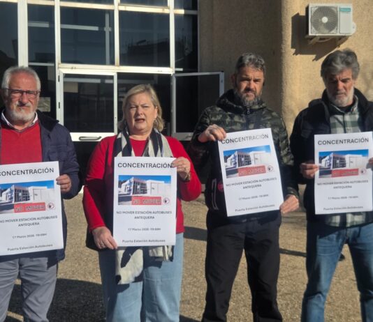 IU llama a movilizarse para evitar el cambio de ubicación de la estación de autobuses de Antequera
