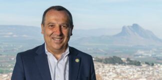 Ruiz Espejo baja al quinto puesto en la lista del PSOE de Málaga para las elecciones del 17M