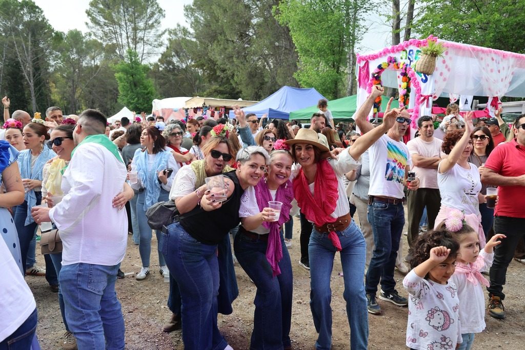 677817925 1373870381447609 56254