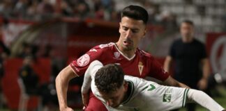 El Antequera CF logra tres puntos de oro en el Estadio Enrique Roca (2-3)