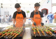 Cañete la Real disfruta de la décima edición de su Feria del Pavo