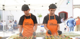 Cañete la Real disfruta de la décima edición de su Feria del Pavo