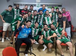 El Club Balonmano Los Dólmenes vence por 38-26 a Moguer en la despedida de Fernando Moreno