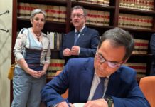 El consejero de Justicia mantiene reunión con profesionales de la Abogacía de Antequera