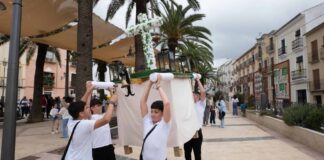 La tradición de la Cruz de Mayo sigue más viva que nunca en Archidona