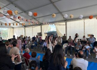 Modas de ayer y de hoy desfilan en Salinas con motivo de las fiestas de San Isidro