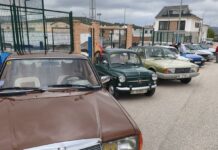 Más de un centenar de vehículos clásicos se reúnen en Villanueva del Rosario en la II Vuelta al Chamizo