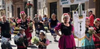 Antequera celebra la Ofrenda Floral a la Virgen de los Remedios el 29 de mayo