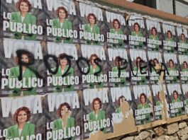 El PSOE de Antequera denuncia ante la Policía Nacional la destrucción de banderolas y pintadas en carteles electorales