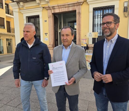 El PSOE insta a la Junta a adherirse al Plan de Vivienda