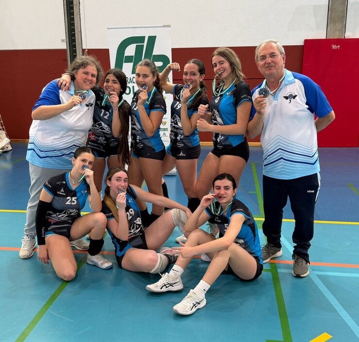 Final de temporada para el juvenil femenino de la Vega Vóley 1 WhatsApp Image 2026 05 10 at 23