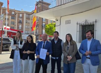Ruiz Espejo exige una campaña limpia y desmiente los bulos del PP sobre el mercadillo