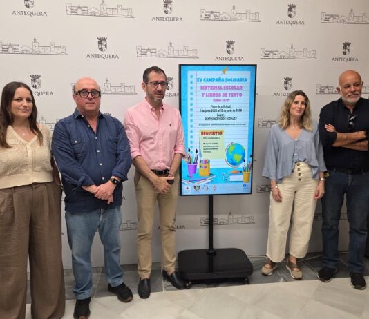 Arranca la 15ª campaña de material escolar en Antequera: «Cada vez hay más familias con un sueldo que no llegan a fin de mes»