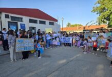 Las familias del CEIP Virgen de Gracia de Archidona se movilizan ante el cierre de sus instalaciones: «Nos sentimos abandonados»