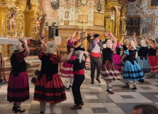 Antequera rindió tributo a su Patrona con la Ofrenda Floral a los Remedios y el desfile de trajes típicos