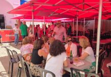 Cocina casera y actuaciones musicales propias: así vivió el centro la Feria de Primavera