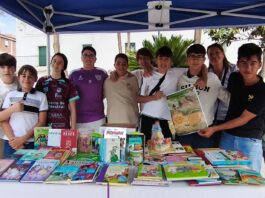 El V Trueque de Libros Solidario recauda más de 500 euros para material escolar en Antequera
