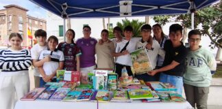 El V Trueque de Libros Solidario recauda más de 500 euros para material escolar en Antequera