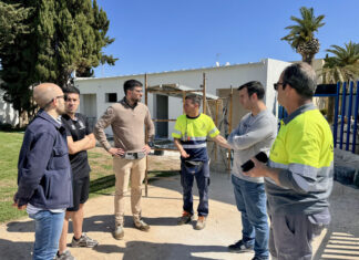 Campillos ultima las obras de la construcción de la nueva zona de aseos y vestuarios de la piscina municipal de verano