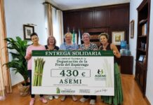 La Feria del Espárrago de Sierra de Yeguas se vuelca con ASEMI mediante una donación para terapias sanitarias