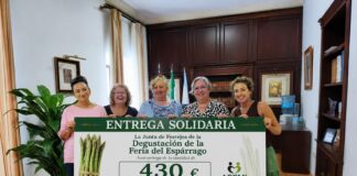 La Feria del Espárrago de Sierra de Yeguas se vuelca con ASEMI mediante una donación para terapias sanitarias