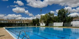 La piscina municipal de Campillos estrena verano con natación para bebés, gimnasia acuática y escuela de espalda