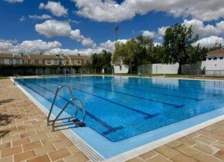 La piscina municipal de Campillos estrena verano con natación para bebés, gimnasia acuática y escuela de espalda