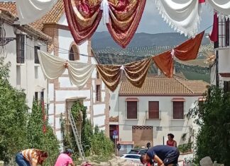 Casabermeja viste sus calles de Corpus