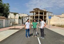 La calle Limoneros estrena red de agua, luz y 30 plazas de aparcamiento tras una inversión de 274.000 euros