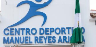 Cuevas Bajas rinde homenaje a Manuel Reyes Arjona dando nombre a sus instalaciones deportivas