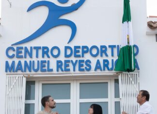 Cuevas Bajas rinde homenaje a Manuel Reyes Arjona dando nombre a sus instalaciones deportivas