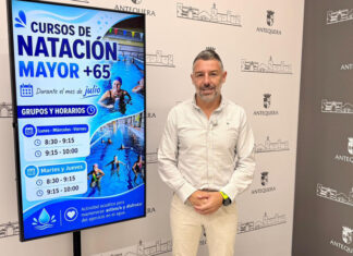 Abiertas las inscripciones para los cursos gratuitos de natación para mayores de 65 años durante el mes de julio en Antequera