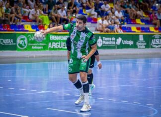 Nacho del Castillo seguirá capitaneando al Balonmano Dólmenes Antequera