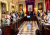 El Pleno del Ayuntamiento de Antequera guarda un minuto de silencio en memoria de los ex concejales Pascual Guardeño y Juan Roldán Barranco, así como por las víctimas de los terremotos de Venezuela