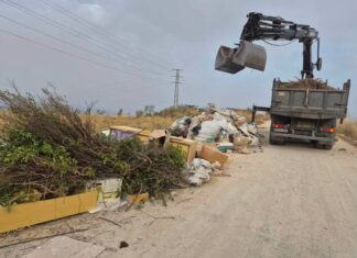 Aguas del Torcal retira un vertedero ilegal en La Joya