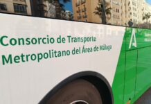 La Junta pone en marcha 14 rutas de autobús para conectar el interior de Málaga con las playas