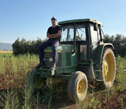 Miguel Lolas, el influencer agrícola que cuenta a través de las redes sociales la realidad del campo antequerano