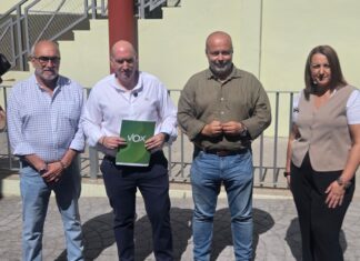 Vox exige un nuevo complejo de piscinas en Antequera