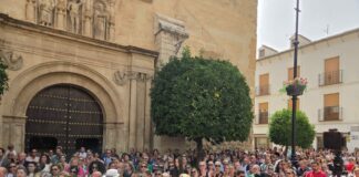 Unidad, rechazo y condena: Antequera dice «basta» a la violencia machista y recuerda a María en un multitudinario acto