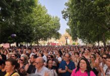 Miles de personas se unen en el Paseo Real de Antequera contra la violencia machista