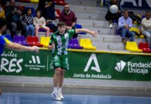 Enrique Pérez, canterano del Balonmano Dólmenes, asciende al primer equipo