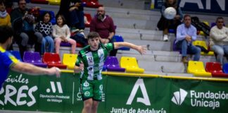Enrique Pérez, canterano del Balonmano Dólmenes, asciende al primer equipo