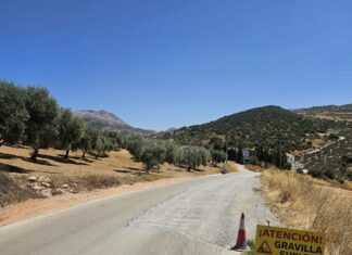 Villanueva de la Concepción continúa reparando sus caminos rurales