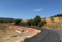 Finalizan las obras de mejora en la peligrosa curva de la carretera del Charco de la Peña, en Villanueva del Rosario