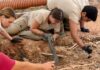 Exhumados los primeros restos de víctimas halladas en la segunda fosa común de Campillos
