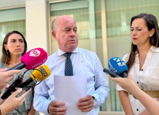 Barón aclara el funcionamiento del programa de tarjetas monedero y pide «rigor» al PSOE para no crear confusión entre las familias
